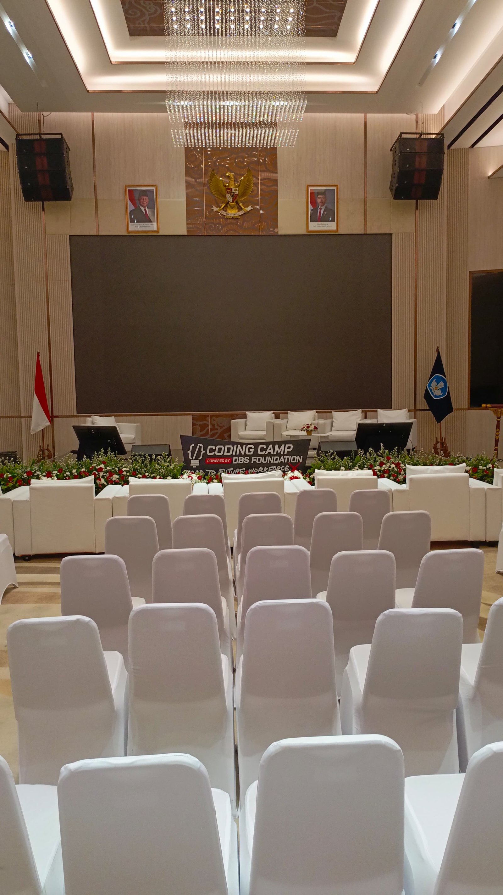 SEWA KURSI FUTURA DI UI UNIVERSITAS INDONESIA