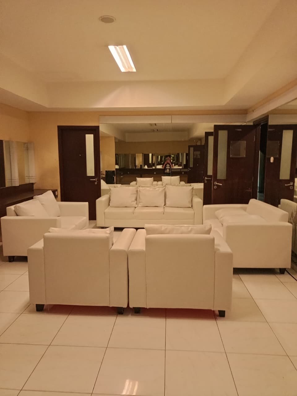 Sewa Sofa Terdekat Wilayah Bekasi – Solusi Event Nyaman & Elegan