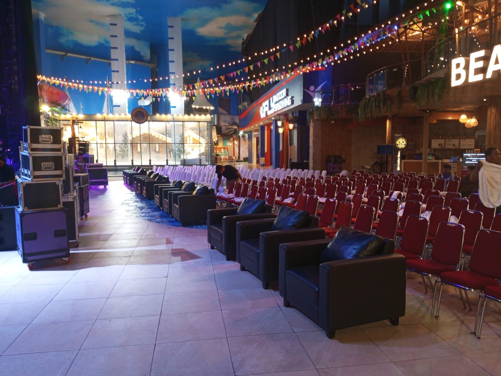 Sewa Sofa Terdekat Area Sekitar Bogor – Solusi Event Berkualitas & Elegan