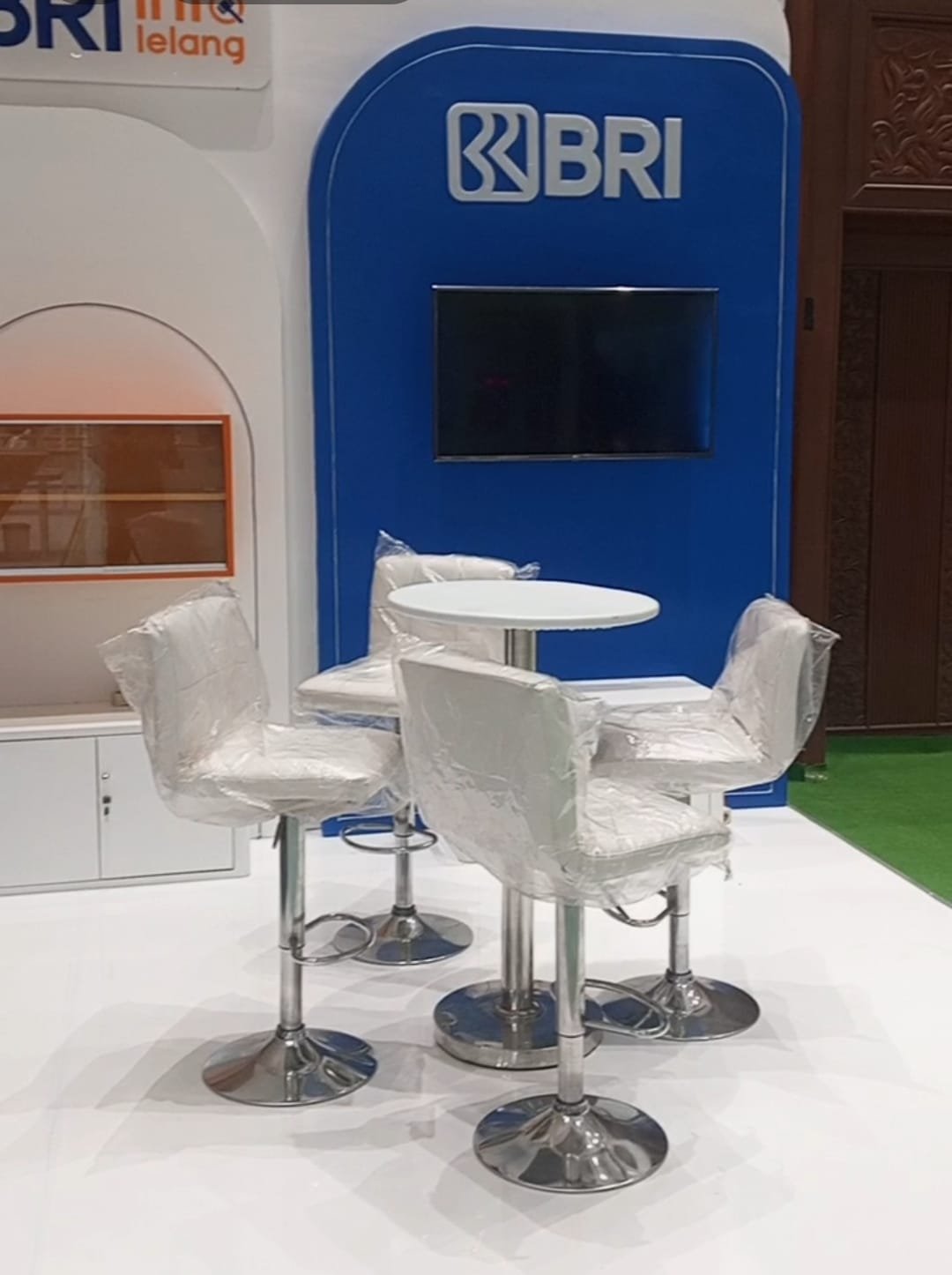 Sewa Barstool & Kursi Teater Jakarta – TIM | Sewa Sofa by Gaharu Production