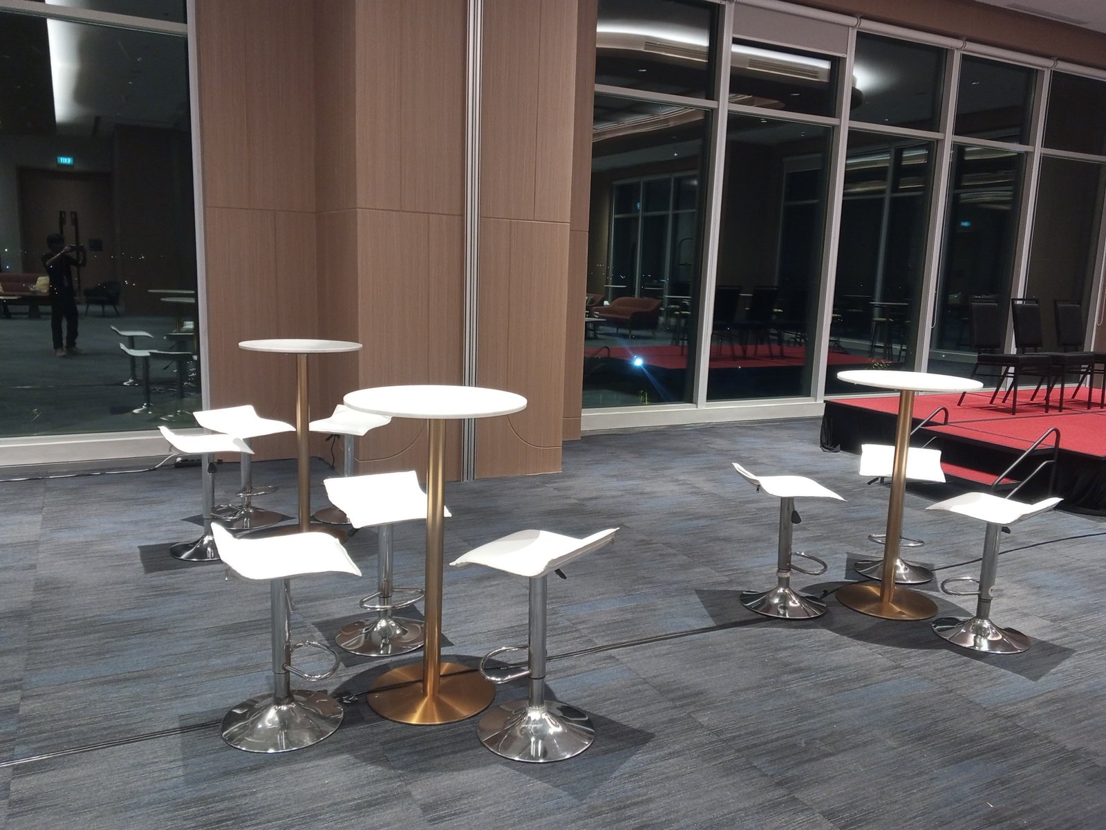 Sewa Barstool & Kursi Pondok Gede – Kota Bekasi | Sewa Sofa by Gaharu Production