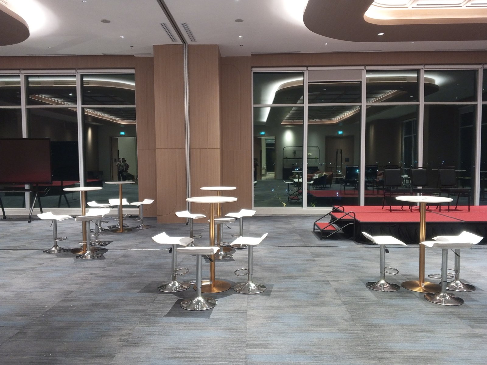 Sewa Barstool & Kursi Pondok Melati – Kota Bekasi | Sewa Sofa by Gaharu Production