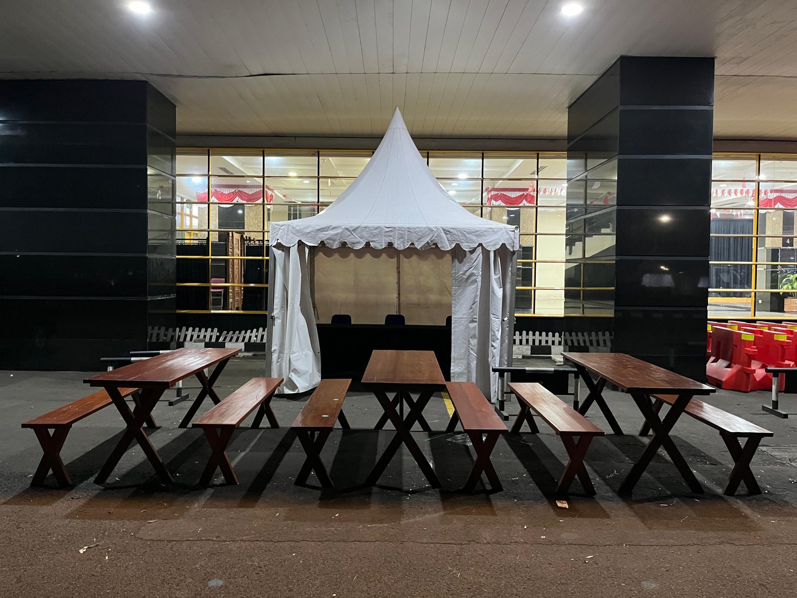 Sewa Kursi & Meja Taman Set Balai Sarbini – Semanggi by Sewa Sofa