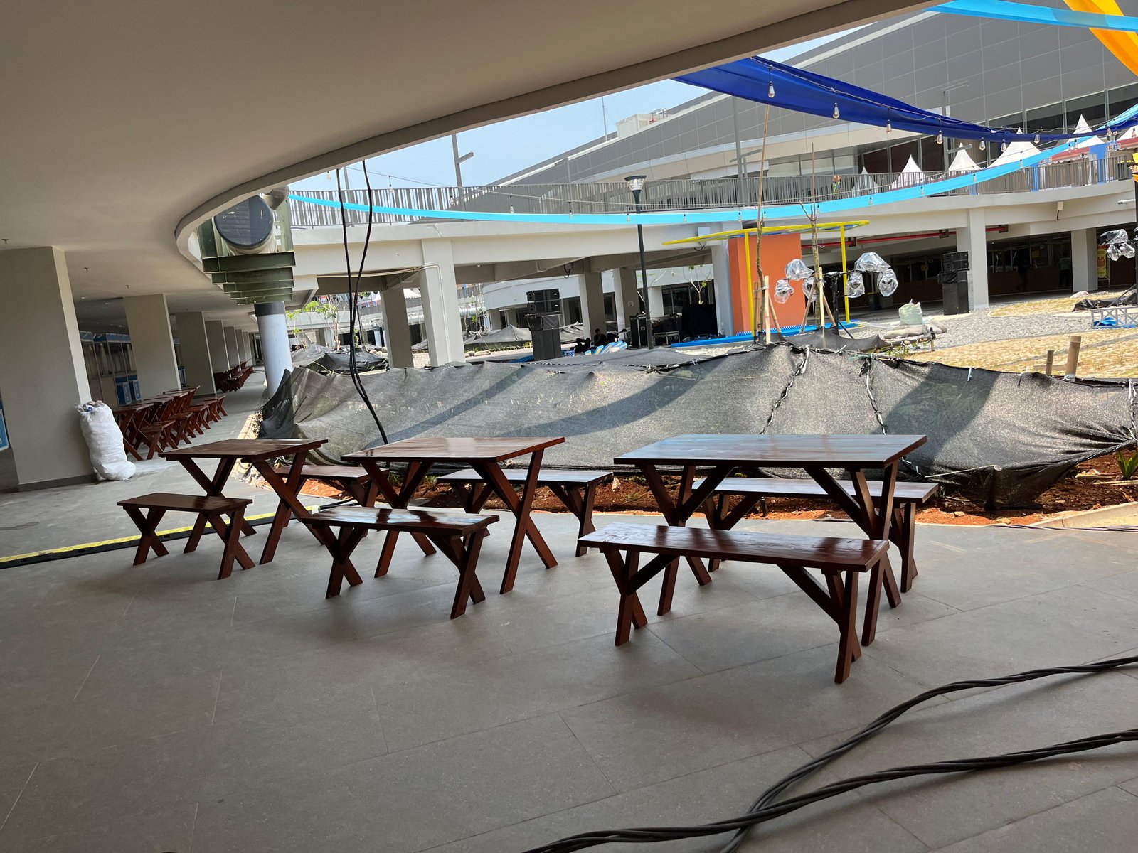 Sewa Kursi & Meja Taman Set The Dharmawangsa Hotel – Kebayoran Baru by Sewa Sofa